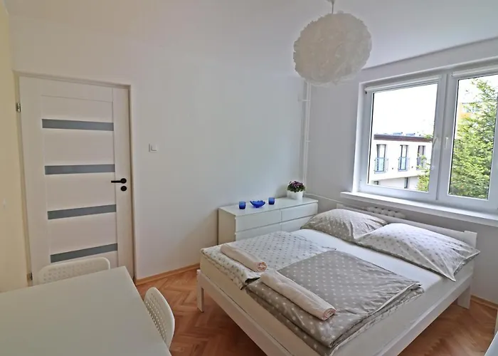 בית אירוח Aj *