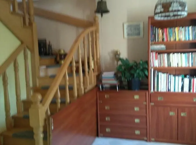 בית אירוח Aj *